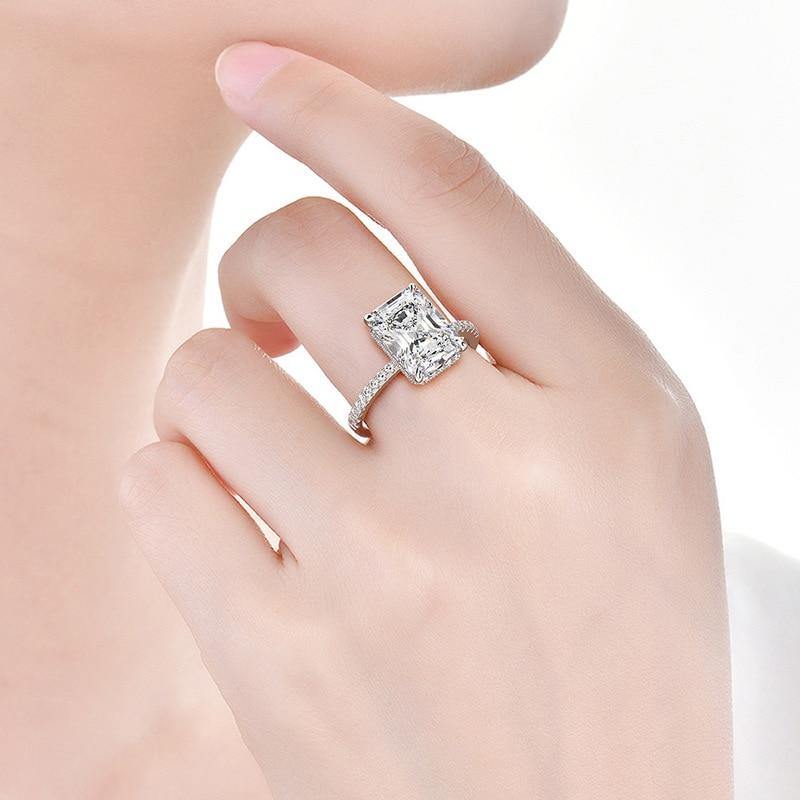 Smeraldo Eternità Moissanite Ring - Vosali