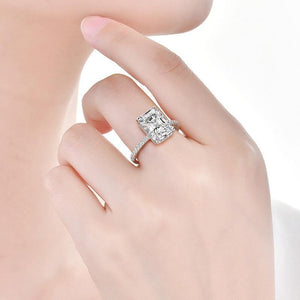 Smeraldo Eternità Moissanite Ring - Vosali